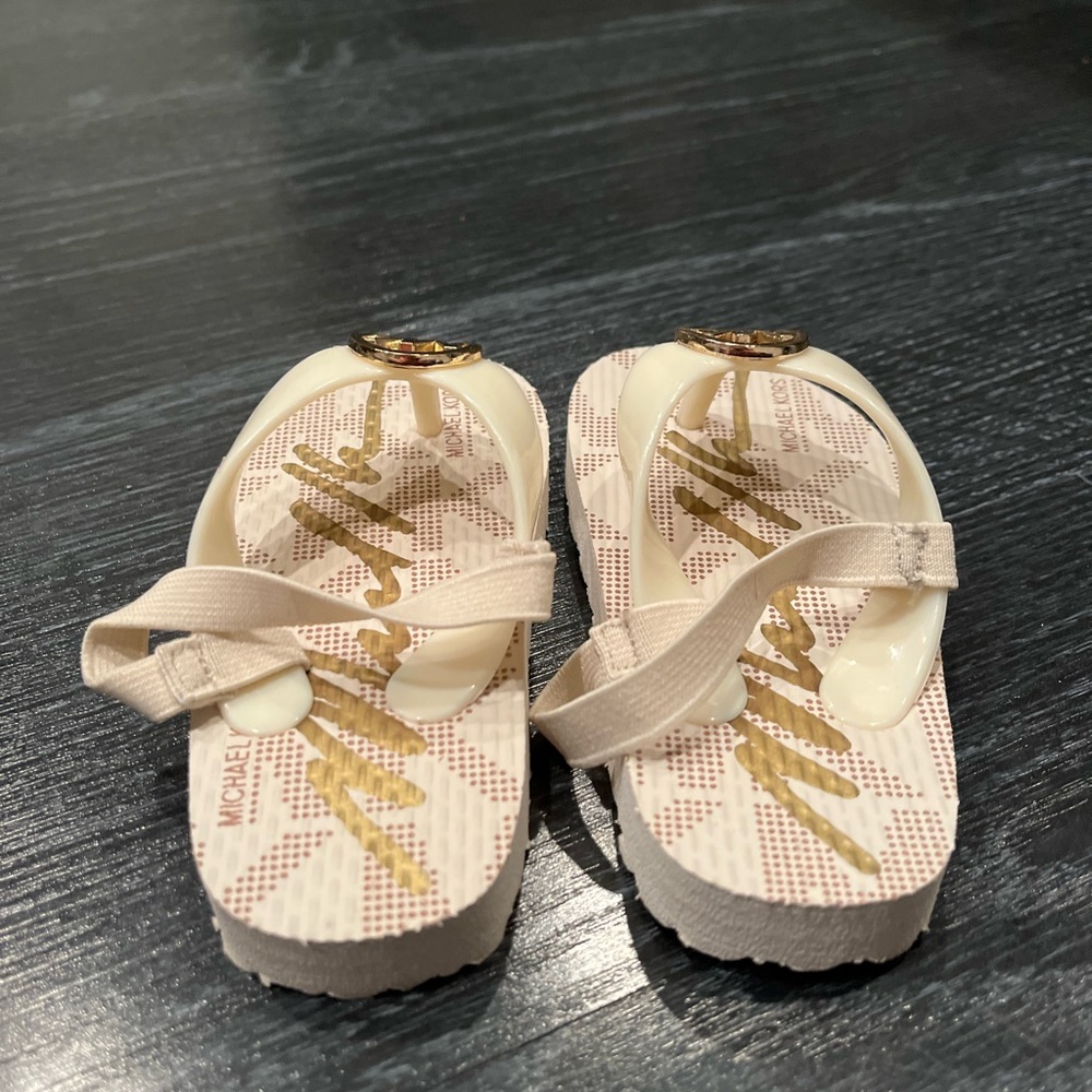 Michael Kors Jetset flip flops sandals shoes vanilla Toddlers Girls new - Picture 7 of 9